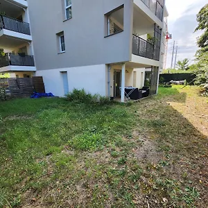 Appt 2 Au Calme - Jardin Prive - Metro D, Eurexpo, Groupama Stadium Appartement