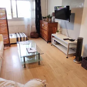Entier 70m² Avec Balcon Et Parking En Résidence Fermée Appartement