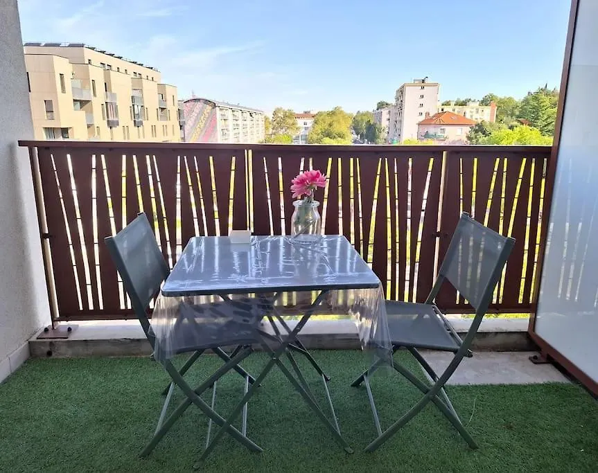 Perle Centre-Ville, T2 Tout Confort Avec Balcon Saint-Priest  Saint-Priest (Rhone)